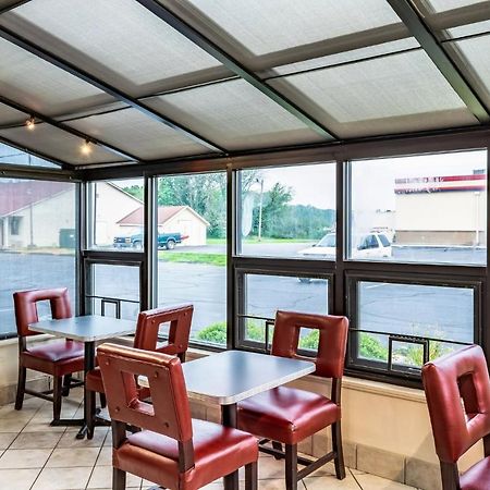 Red Roof Inn Columbus - Taylorsville Экстерьер фото