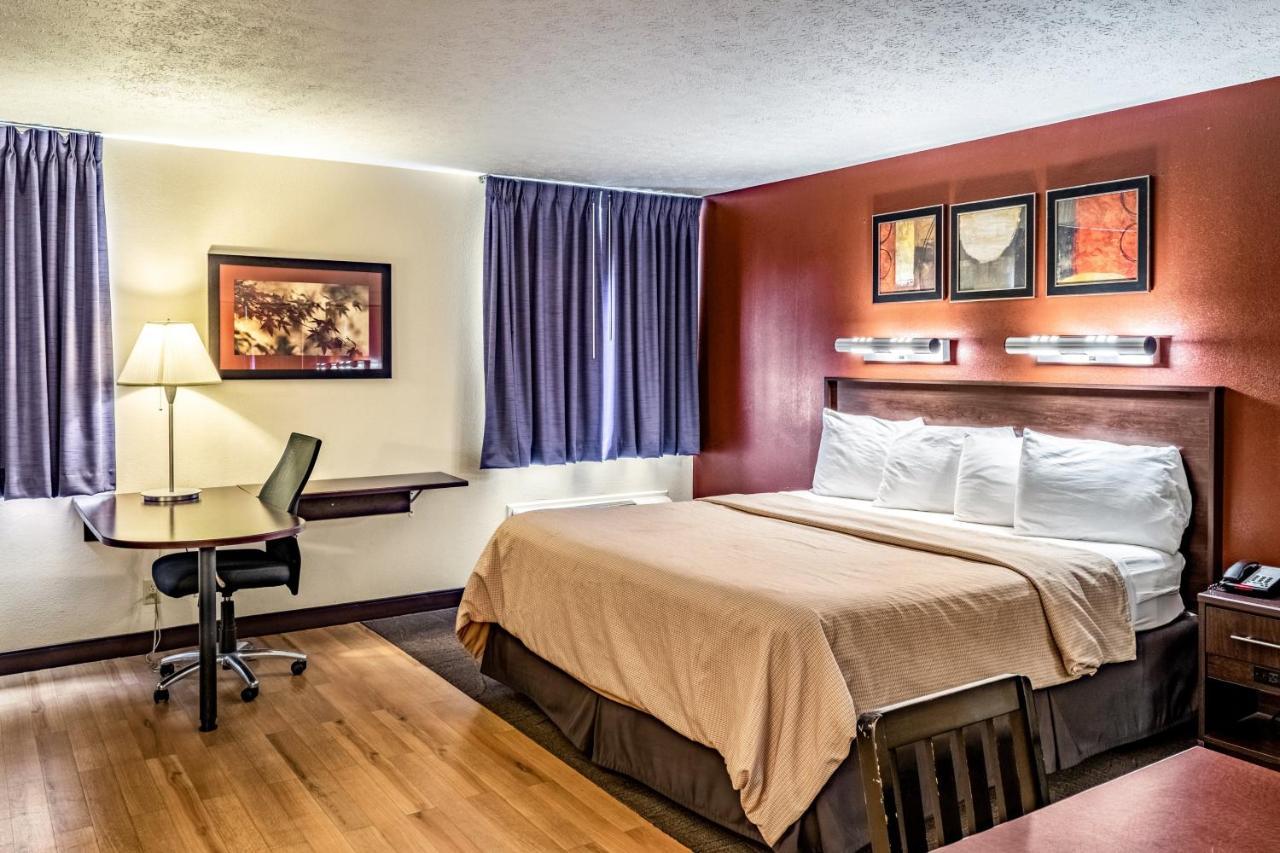 Red Roof Inn Columbus - Taylorsville Экстерьер фото