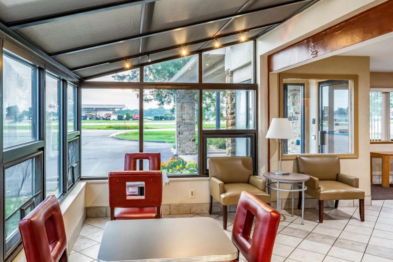 Red Roof Inn Columbus - Taylorsville Экстерьер фото