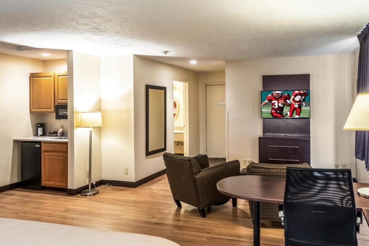 Red Roof Inn Columbus - Taylorsville Экстерьер фото