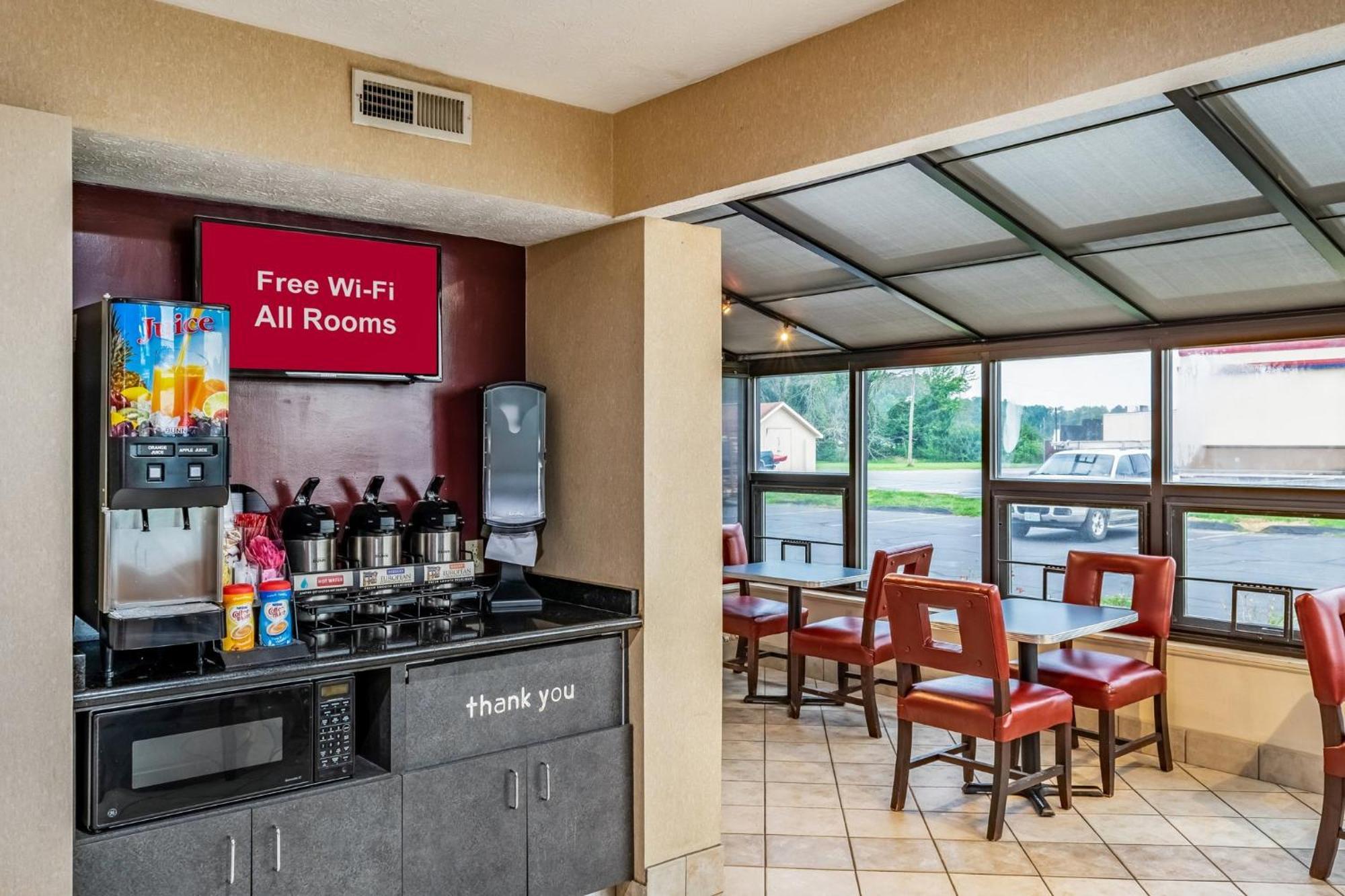 Red Roof Inn Columbus - Taylorsville Экстерьер фото